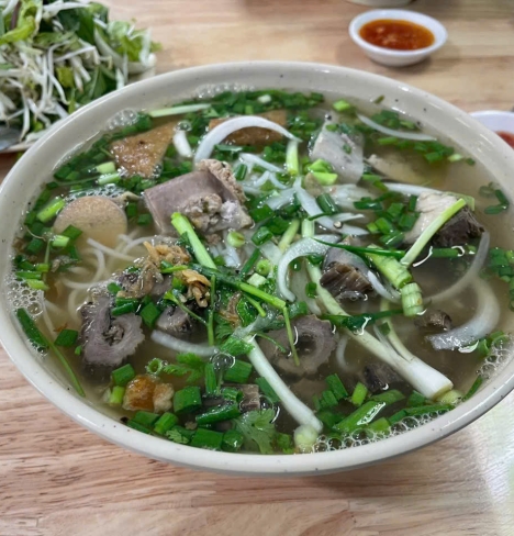 Số 4: Chả + Cá +Bao tử + Trứng